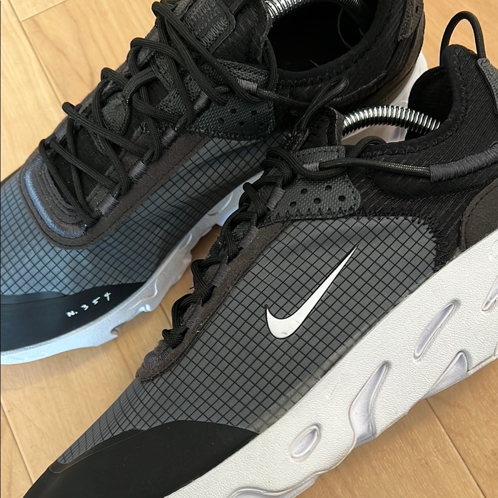 NIKE Men's React Live Running Shoe - Picture 2 of 16